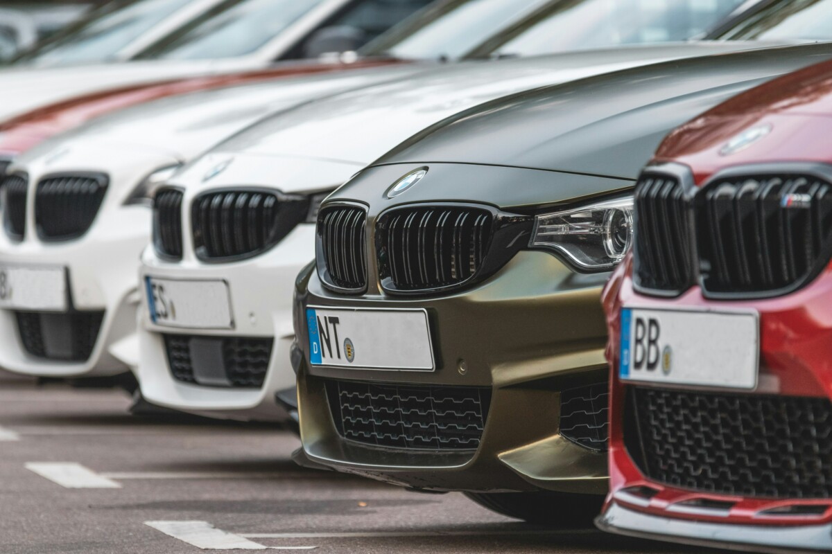 初心者向け】BMWのカラーコードの確認方法と注意点まとめ | 京都最大級 
